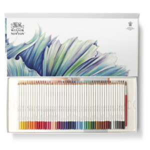 003 - Winsor e Newton Set Studio, 48 Matite Acquerellabili + 1 Temperamatite + 1 Blocco di Carta Mixed Media 27 x 19.4 cm